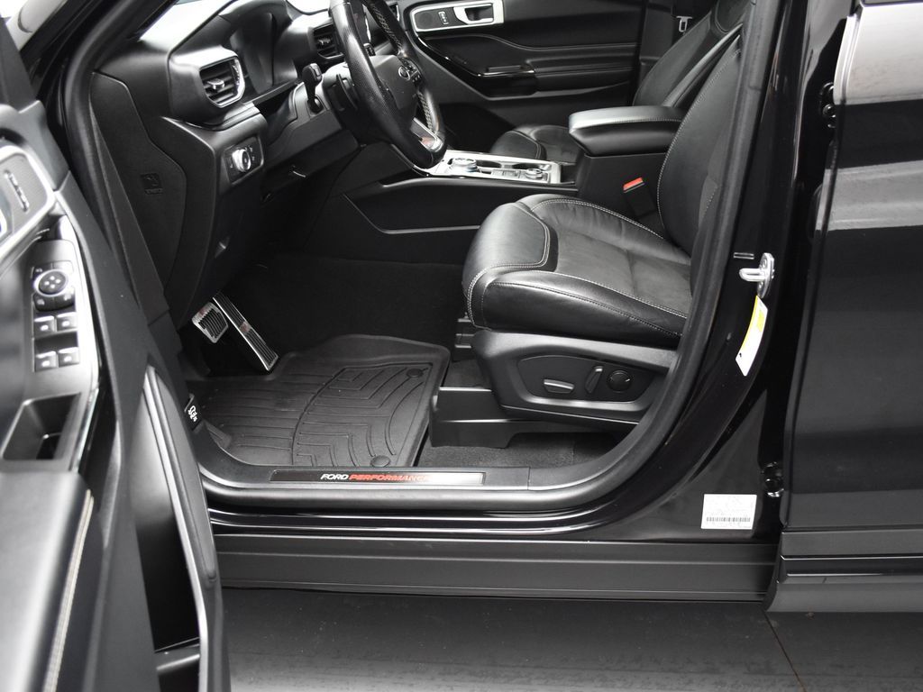 2021 Ford Explorer ST photo 7