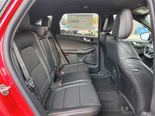 2025 Ford Escape ST-Line photo 5