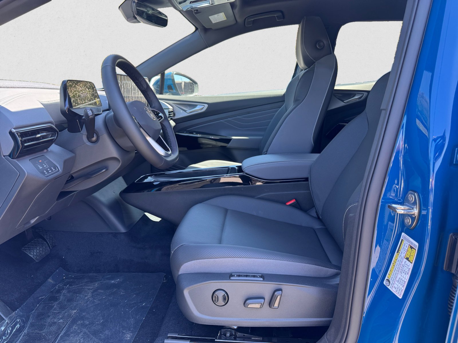 2025 Volkswagen ID.4 Pro S photo 9