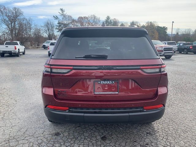 2023 Jeep Grand Cherokee Altitude photo 4