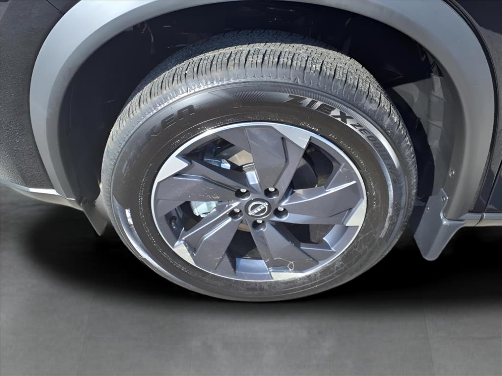 2025 Nissan Rogue SV photo 6