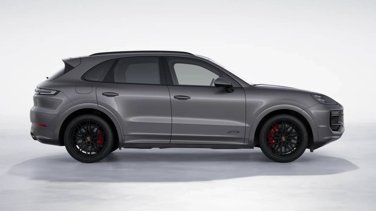 2026 Porsche Cayenne GTS photo 7