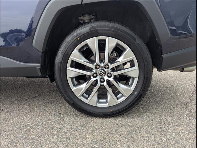 2023 Toyota RAV4 XLE Premium photo 21