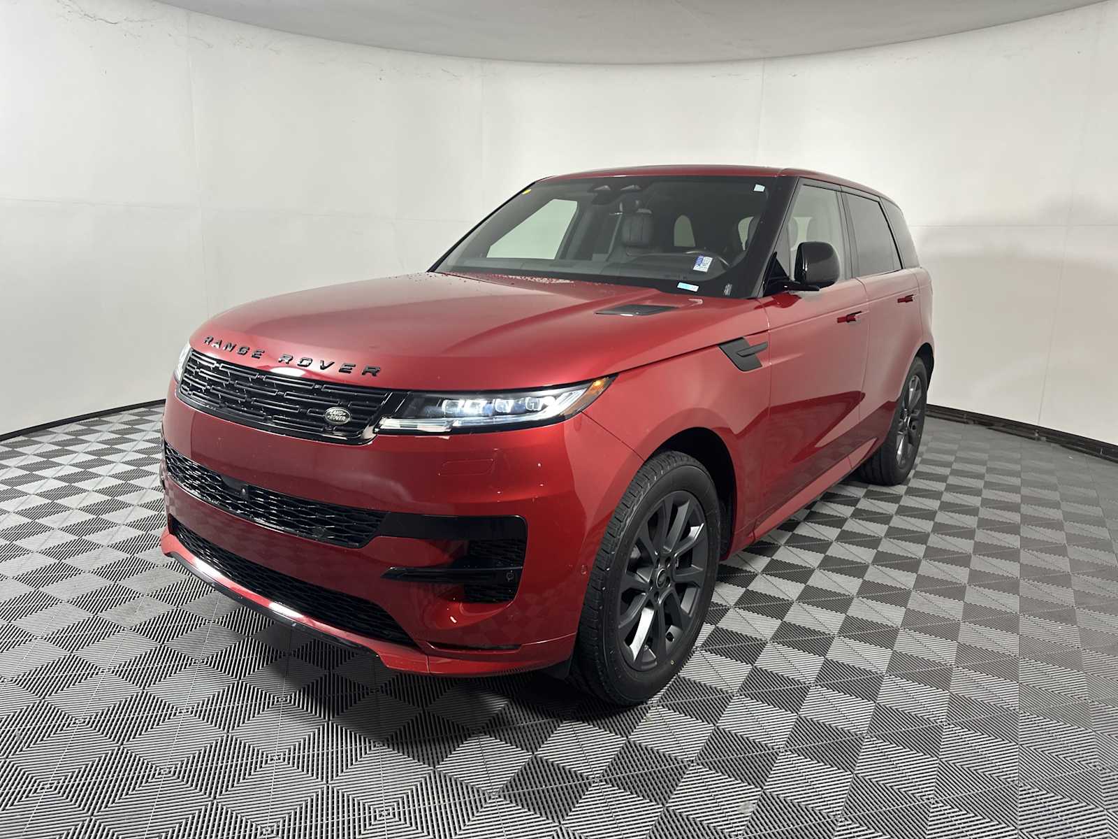 2024 Land Rover Range Rover Sport SE photo 2