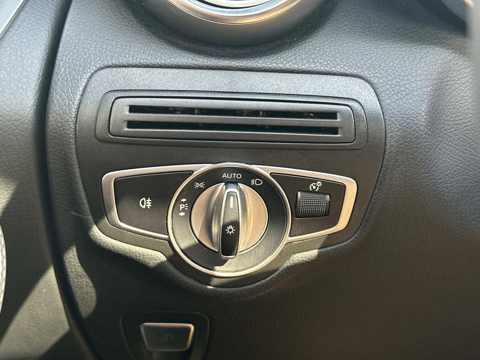 2022 Mercedes Benz GLC 300 4MATIC photo 23
