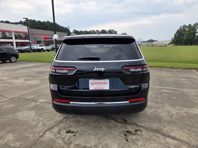 2025 Jeep Grand Cherokee Laredo photo 3