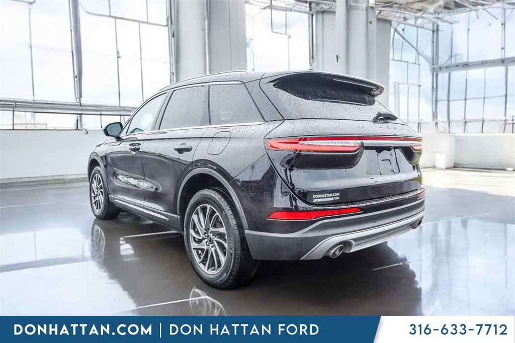 2022 Lincoln Corsair Standard photo 25