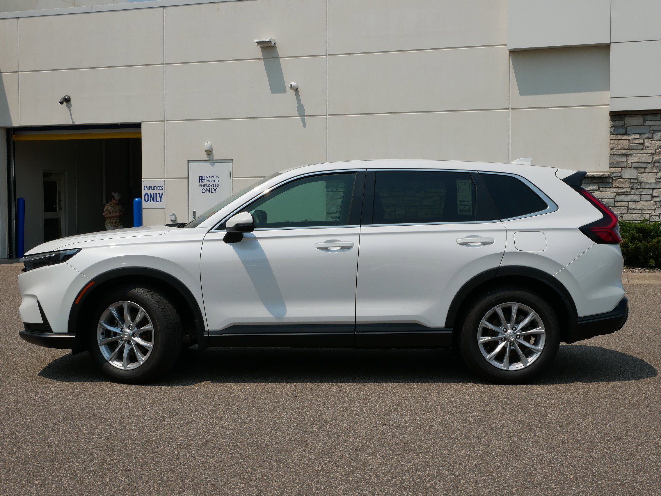 Used 2023 Honda CR-V EX with VIN 5J6RS4H40PL003497 for sale in Coon Rapids, Minnesota