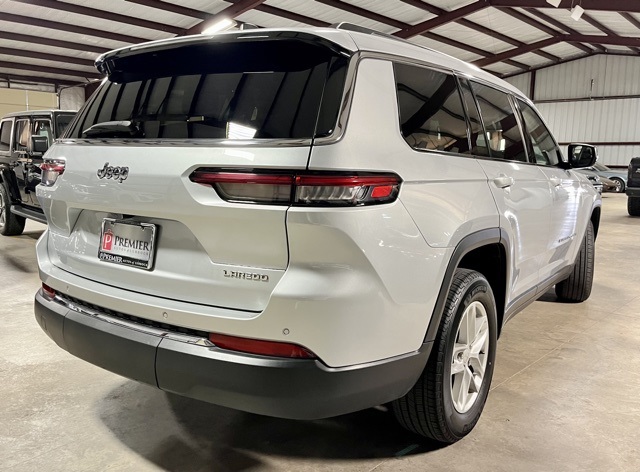 2023 Jeep Grand Cherokee Laredo photo 2