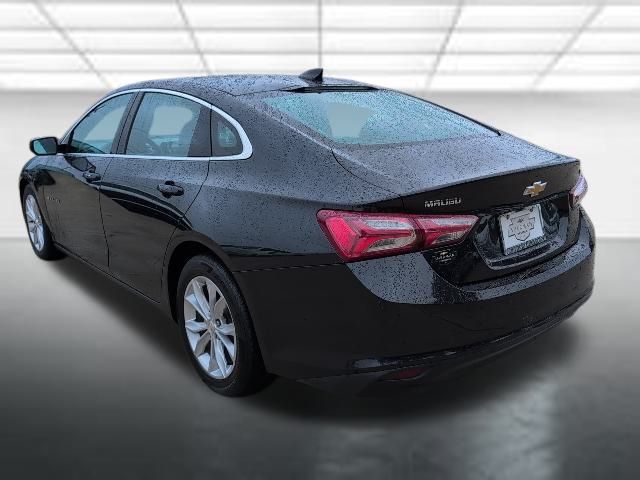 2022 Chevrolet Malibu photo 2