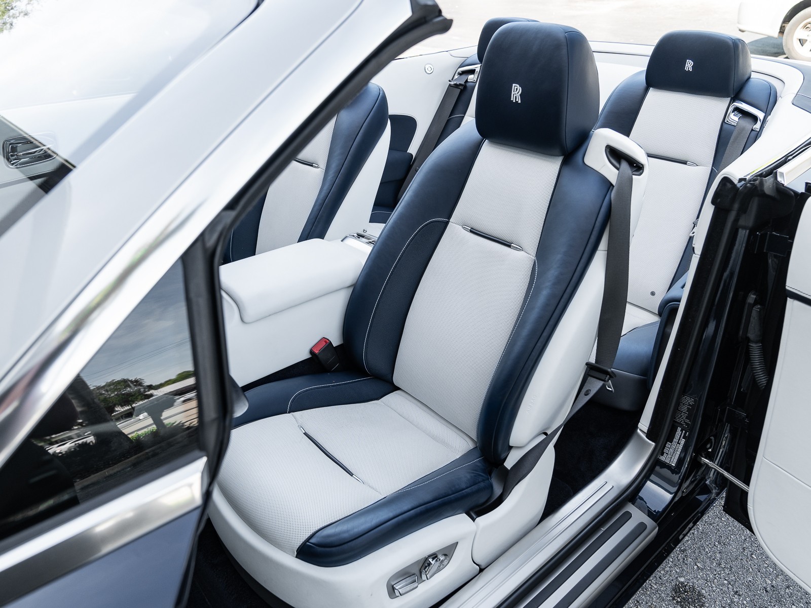 2018 Rolls Royce Dawn RR6 photo 4