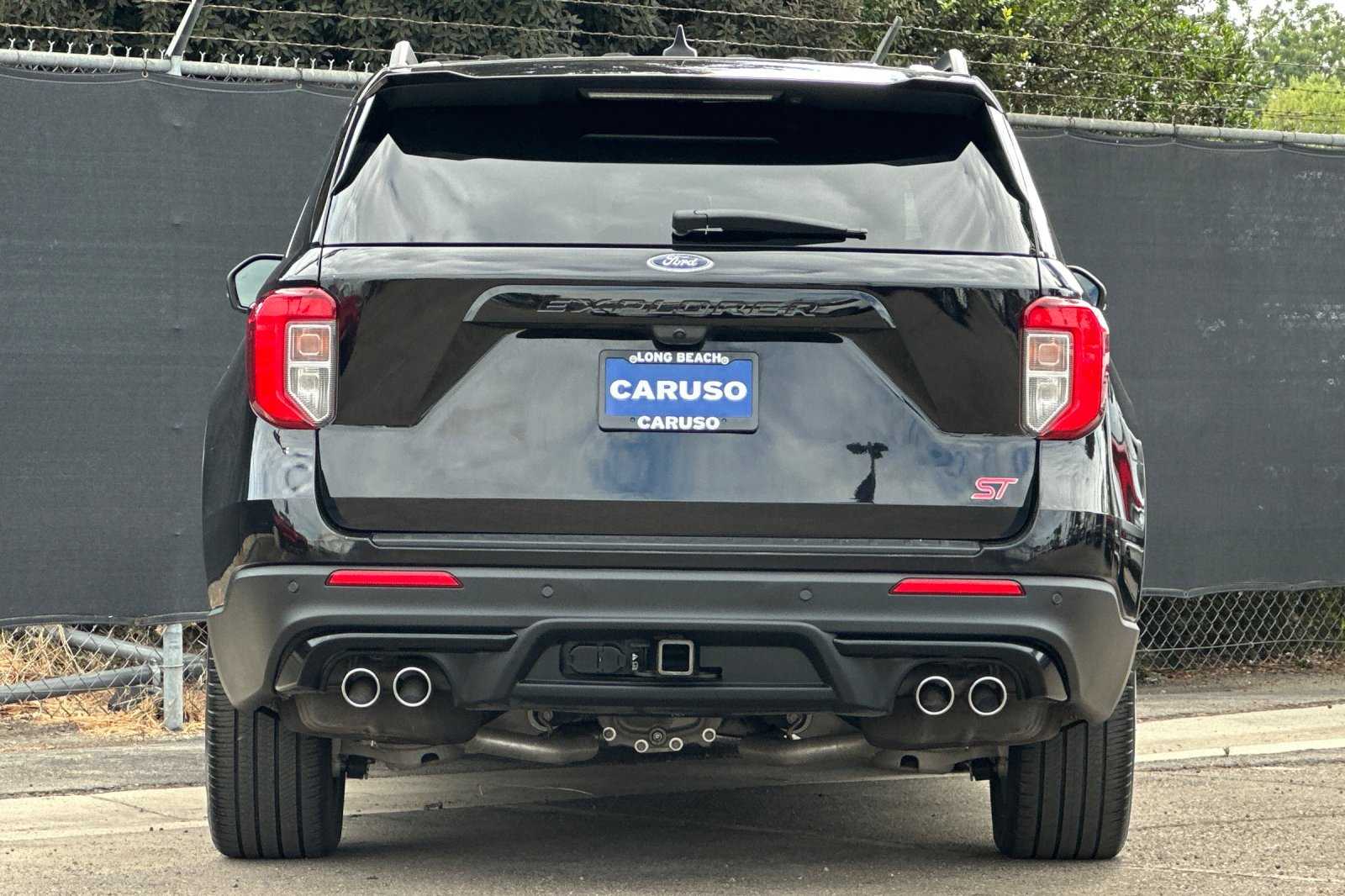 2023 Ford Explorer ST photo 3