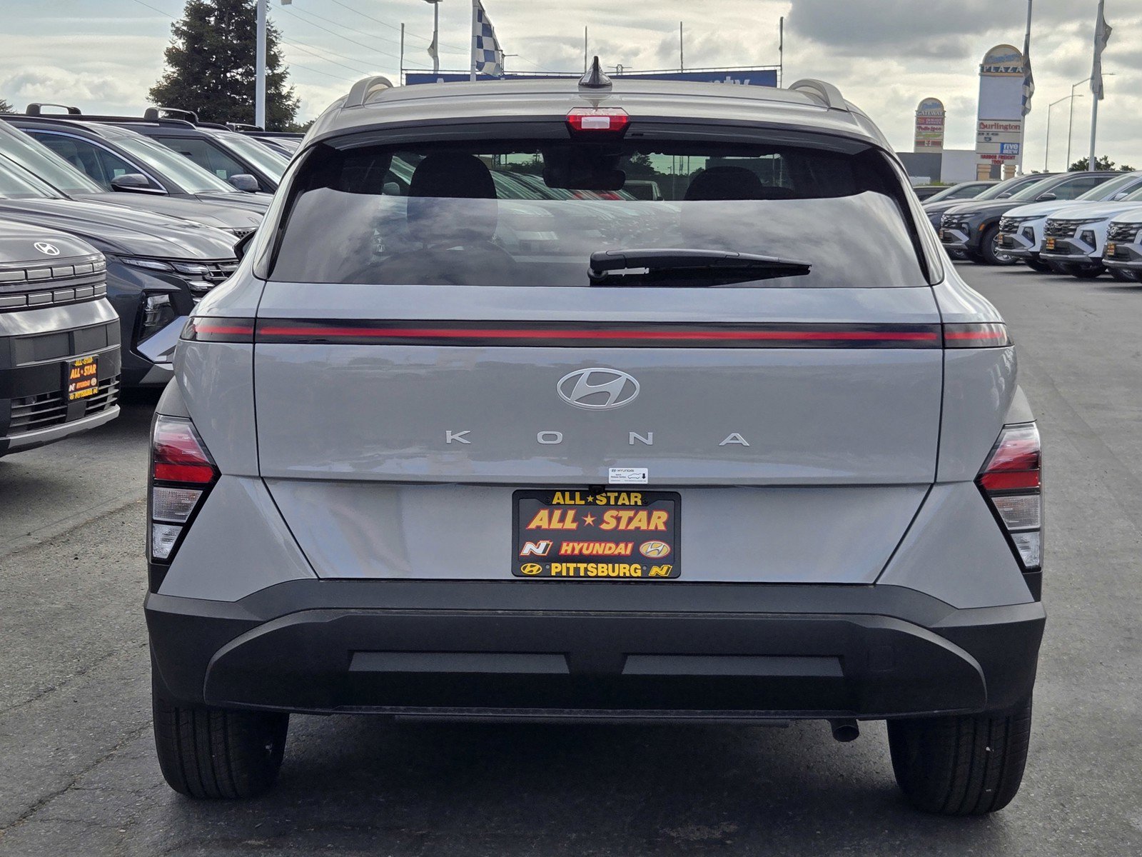 2026 Hyundai Kona SEL photo 3