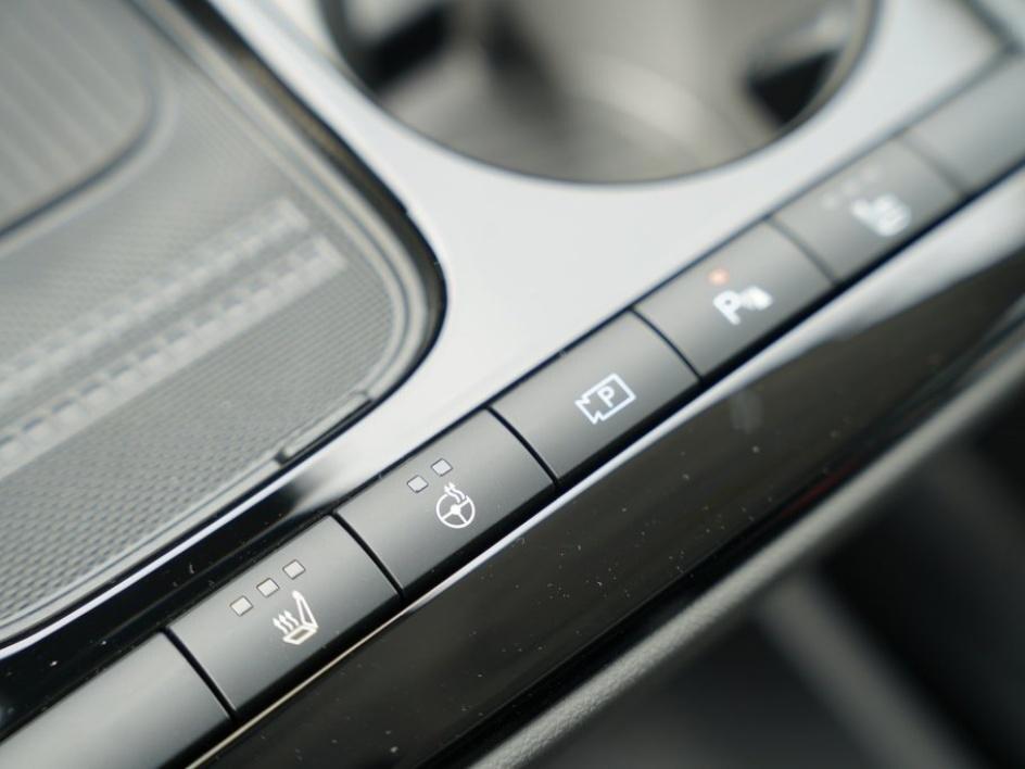 2025 Hyundai Ioniq 5 SEL photo 17