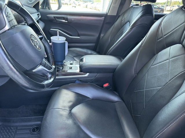 2023 Toyota Highlander Platinum photo 9