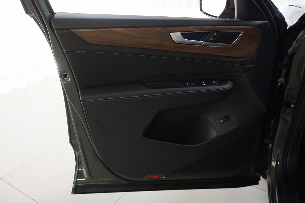 2026 Volkswagen Atlas SE Technology photo 25