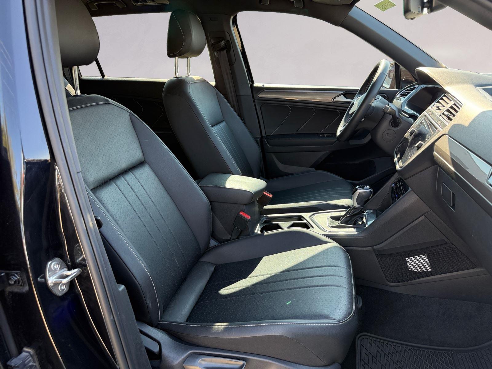 2023 Volkswagen Tiguan SE R-Line Black photo 15