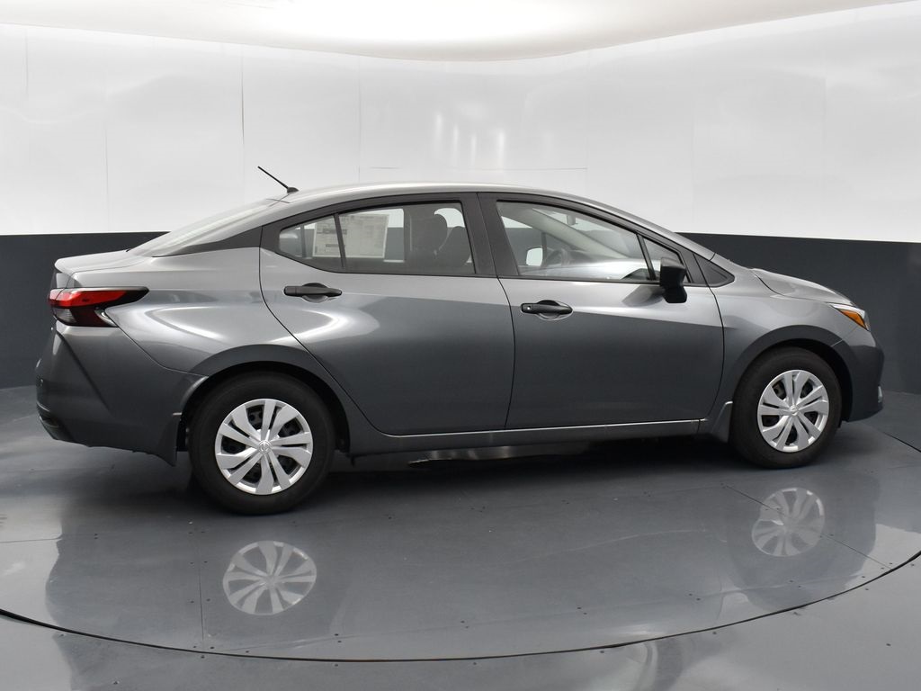 2025 Nissan Versa 1.6 S photo 8