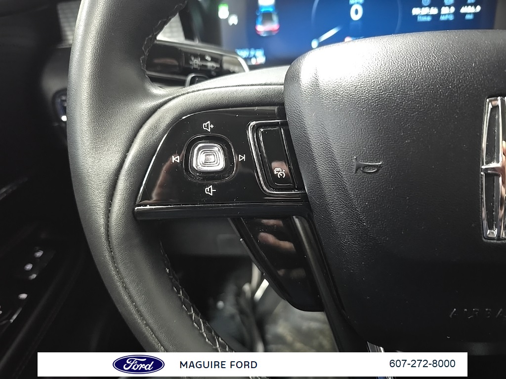 2023 Lincoln Corsair Standard photo 18