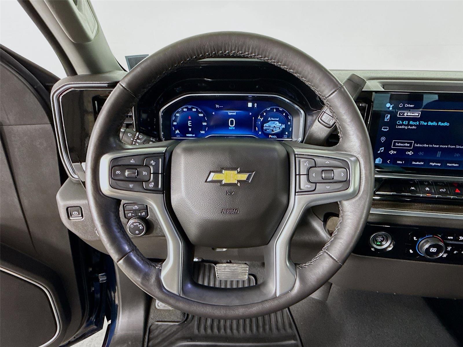 2022 Chevrolet Silverado 1500 LT photo 12