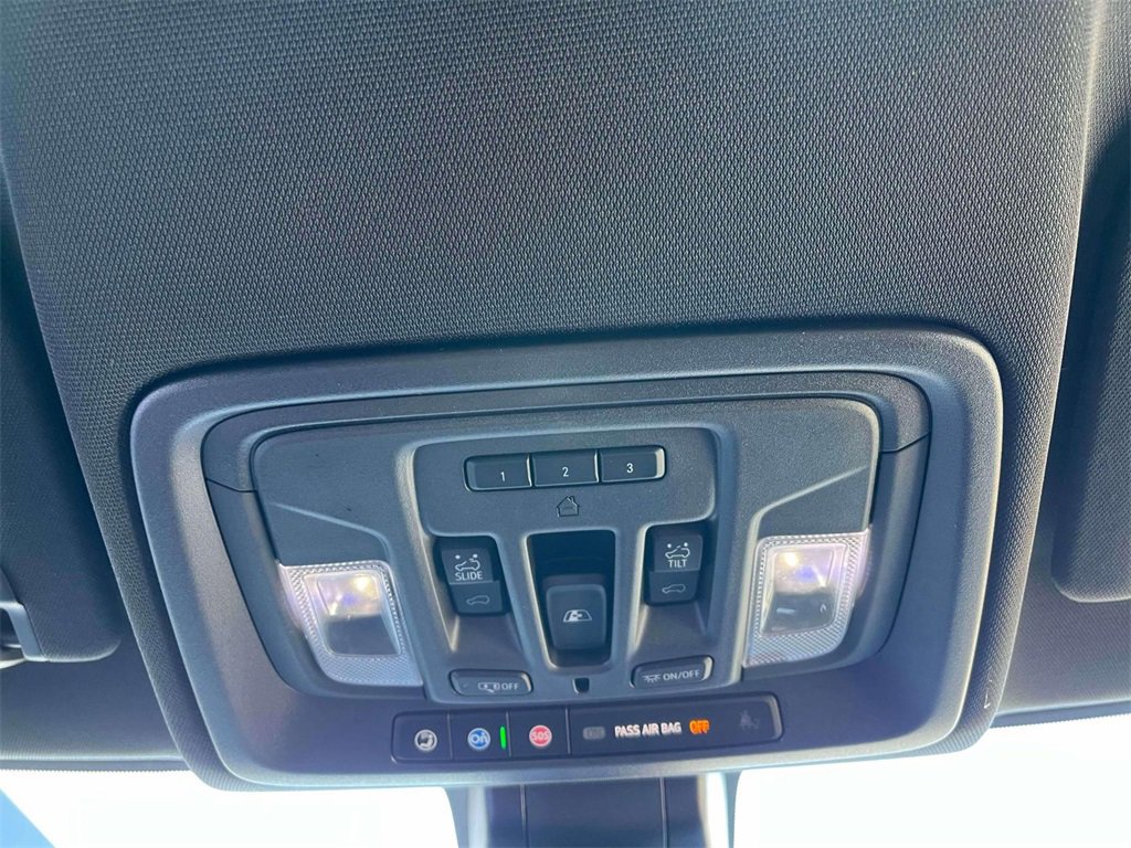 2022 Chevrolet Silverado 2500HD High Country photo 32