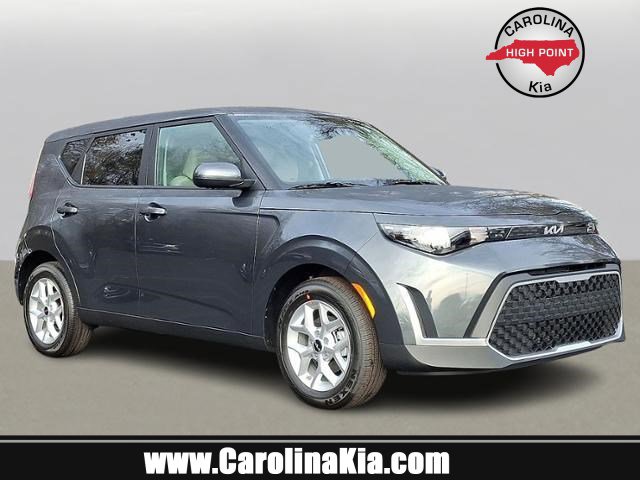 2025 Kia Soul LX's photo
