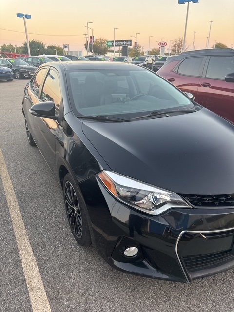 2016 Toyota Corolla L photo 2