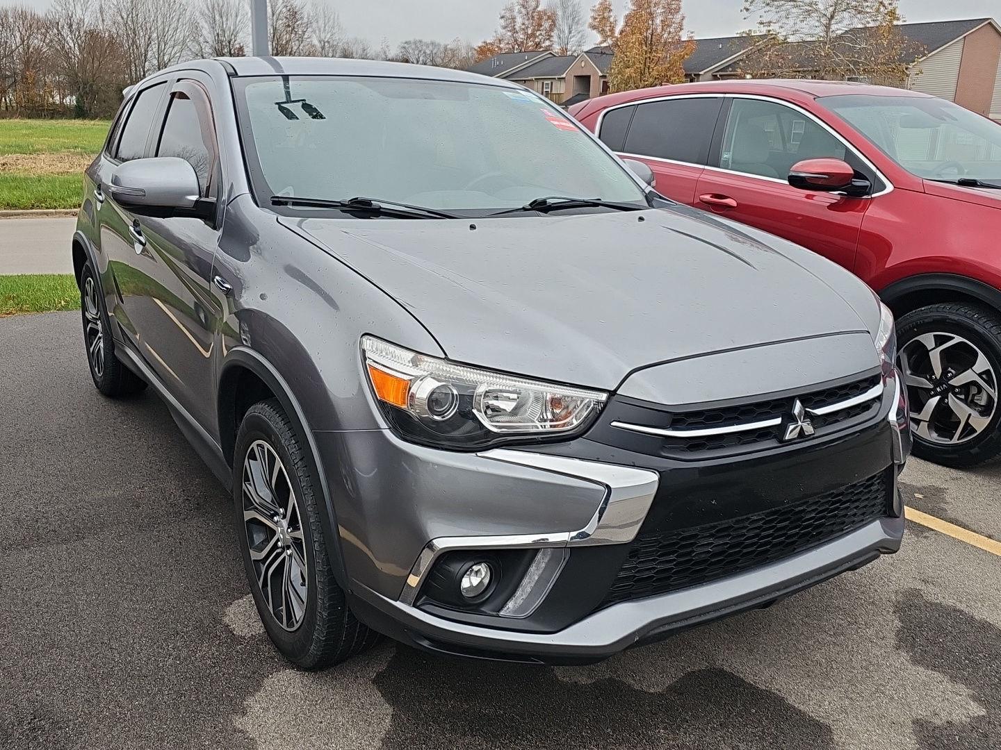 2018 Mitsubishi Outlander SE photo 2