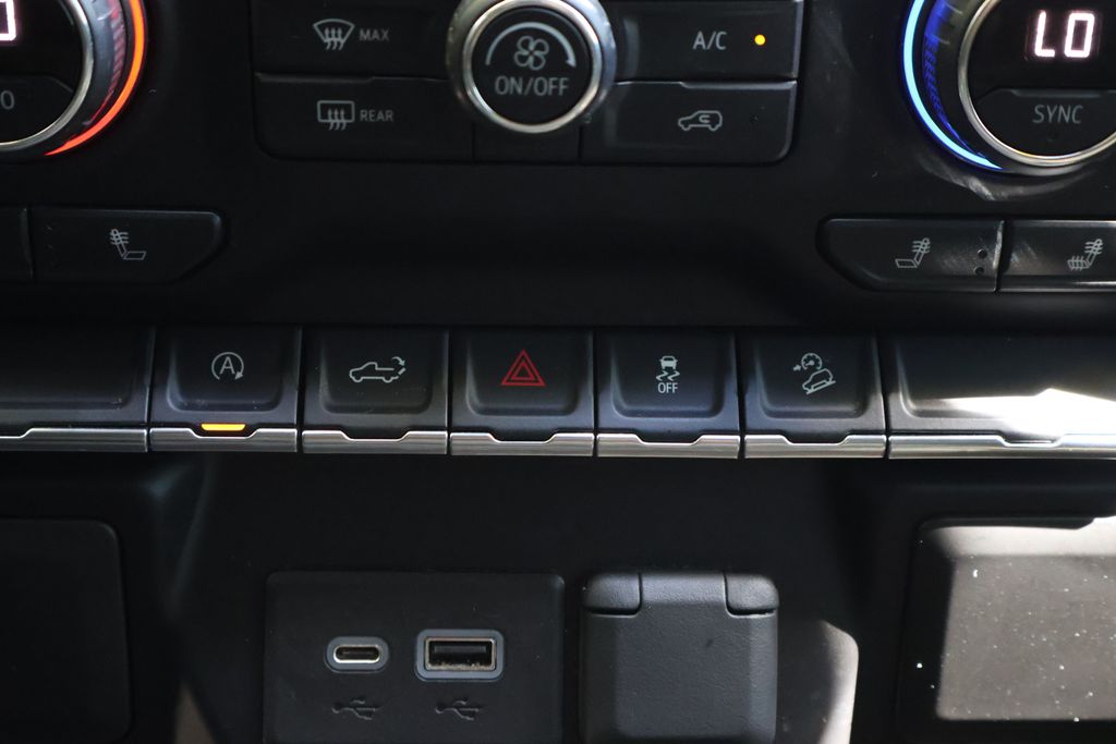 2020 Chevrolet Silverado 1500 RST photo 14
