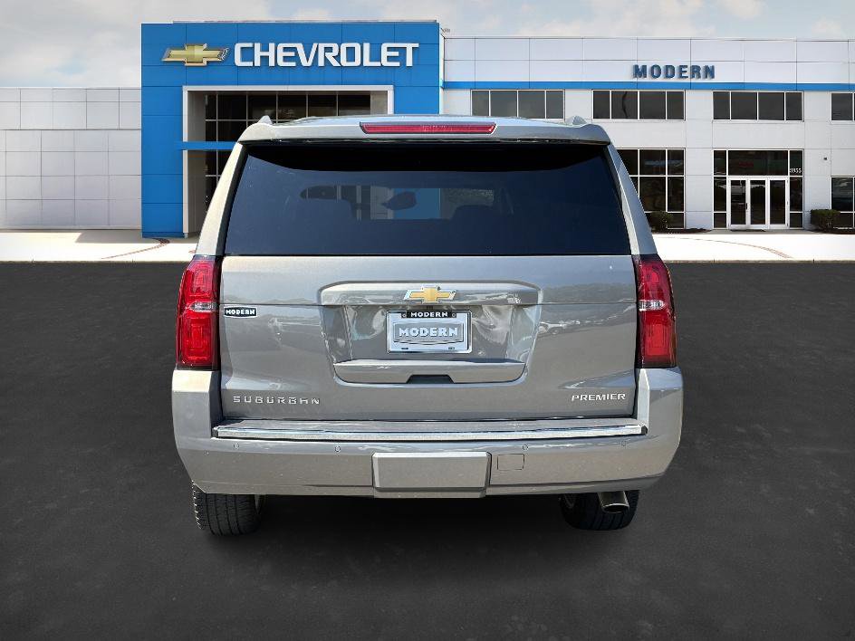 2019 Chevrolet Suburban Premier photo 3