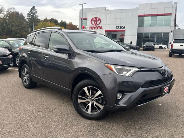 2017 Toyota RAV4 XLE's photo