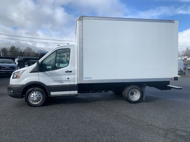 2023 Ford Transit Cutaway photo 2
