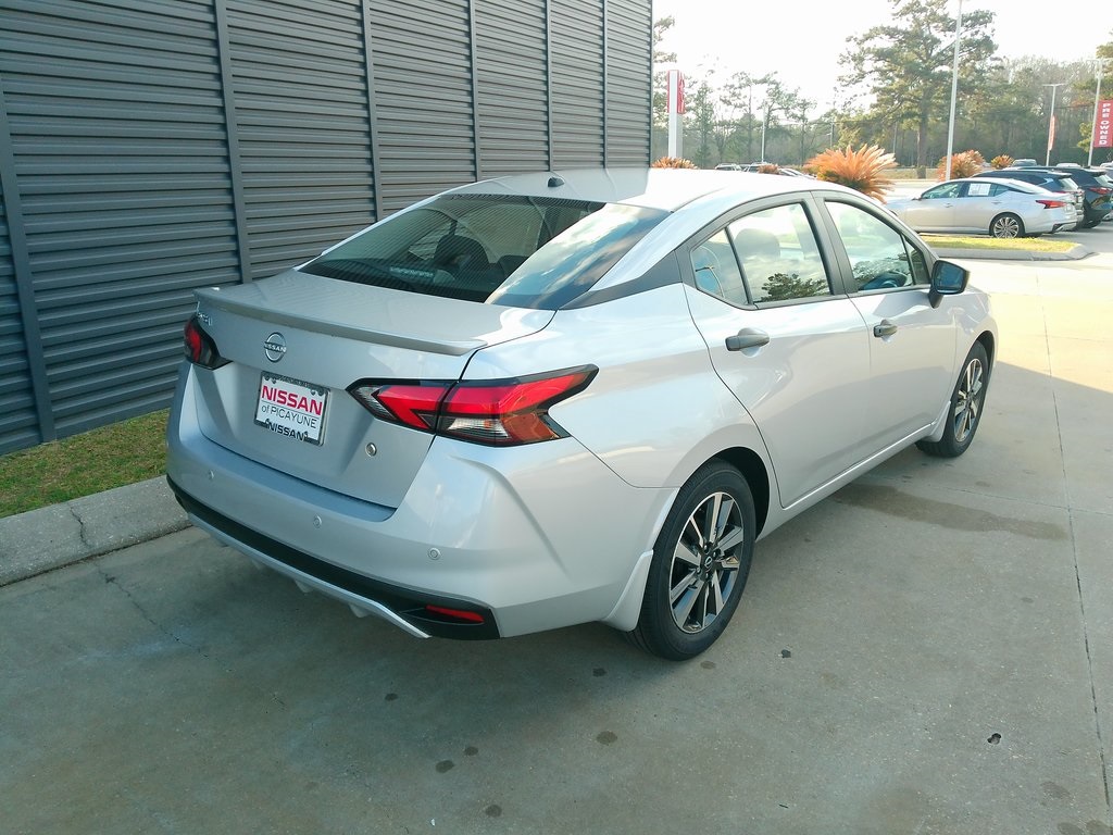 2025 Nissan Versa S photo 3