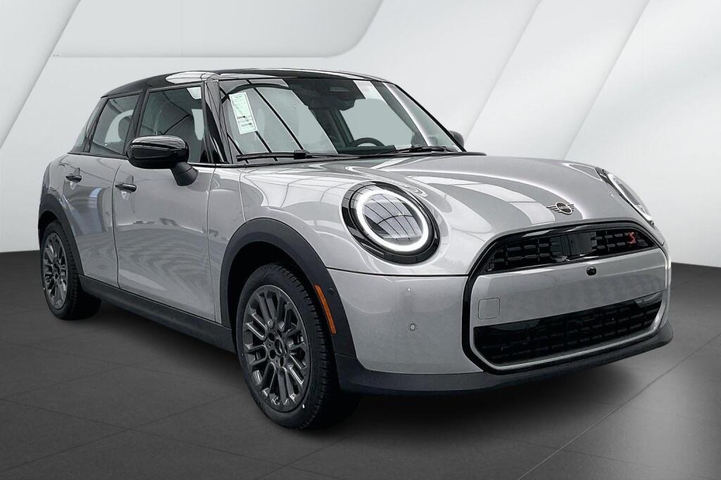 2025 Mini Cooper 4 Door Hardtop S photo 2