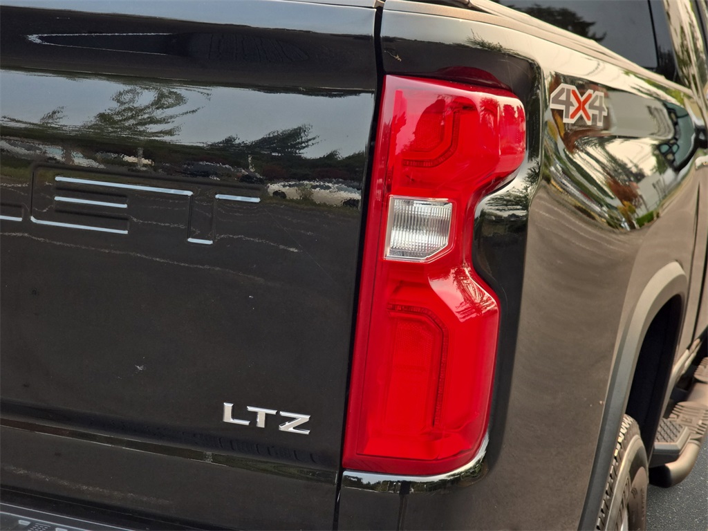 2024 Chevrolet Silverado 2500HD LTZ photo 32