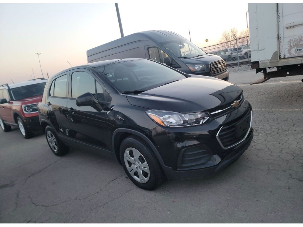 2017 Chevrolet Trax LS photo 4