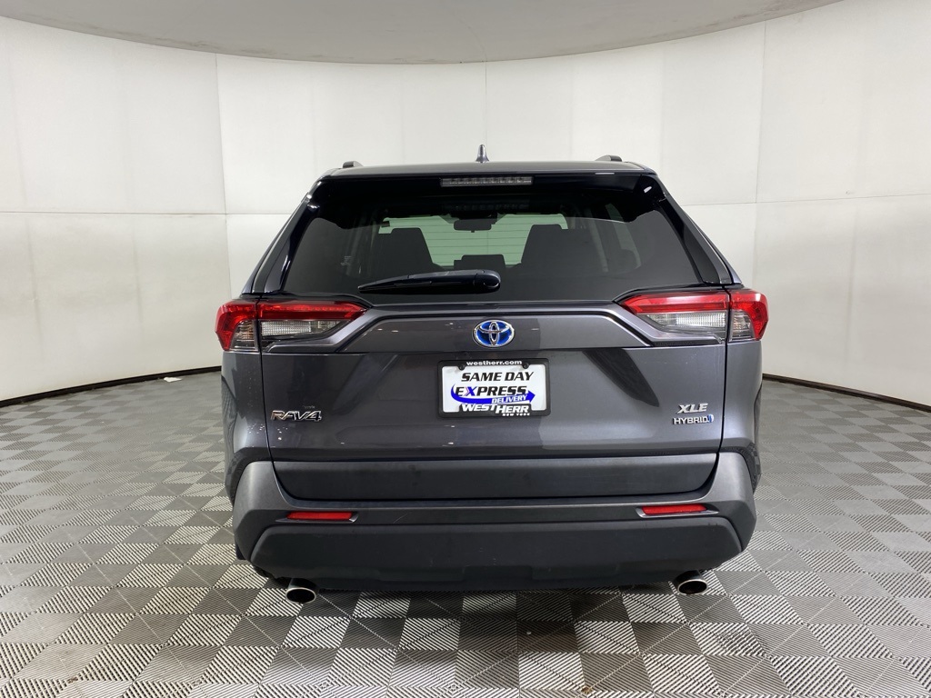 2020 Toyota RAV4 Hybrid XLE photo 17