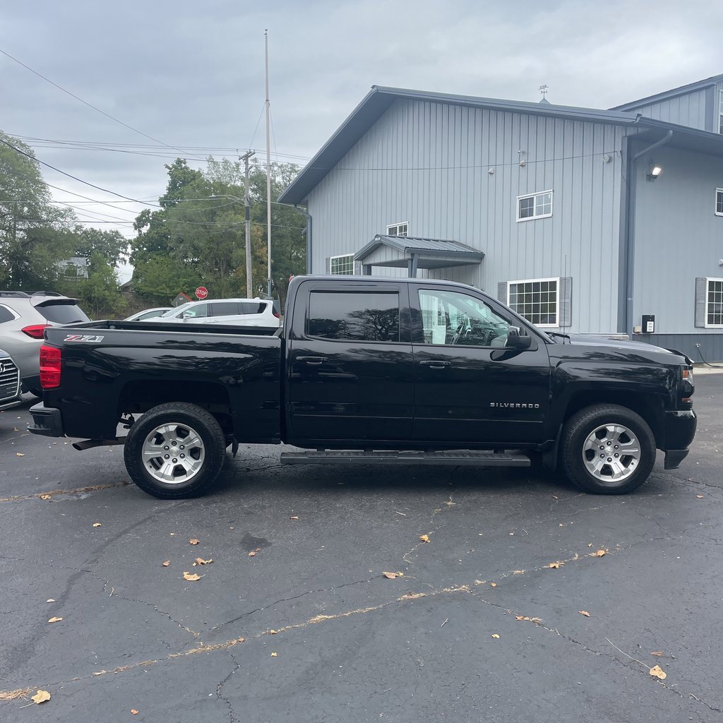 2016 Chevrolet Silverado 1500 LT photo 2