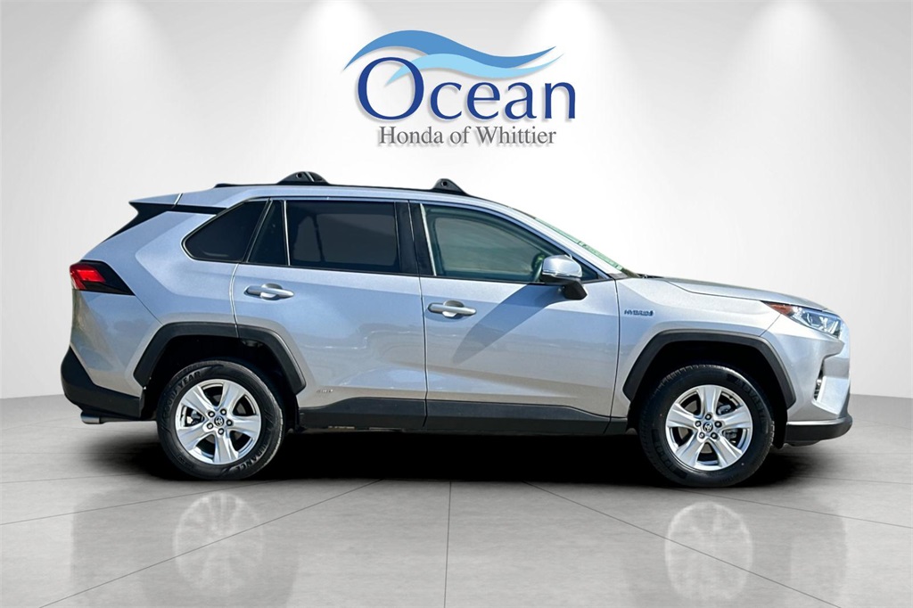 2021 Toyota RAV4 Hybrid XLE photo 3