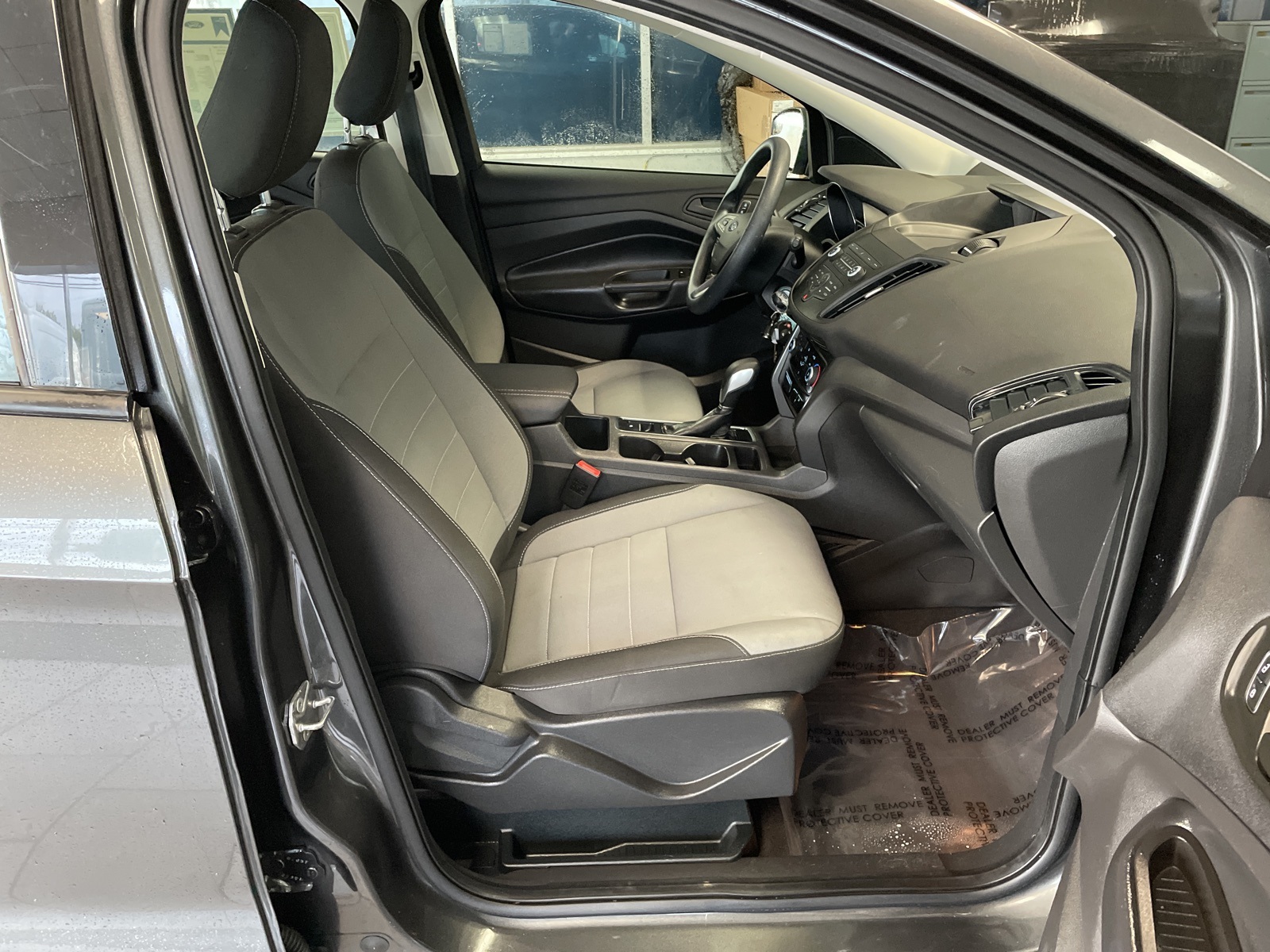 2019 Ford Escape S photo 6