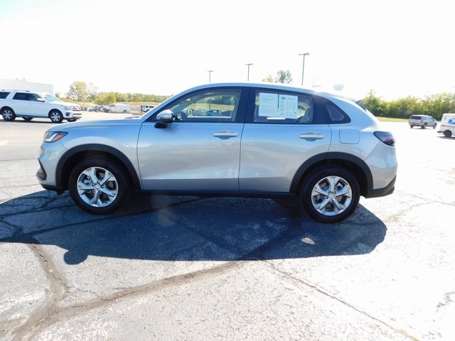 2025 Honda HR-V LX photo 3