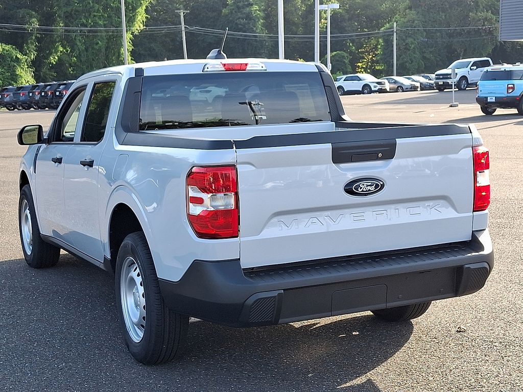 2025 Ford Maverick XL photo 2