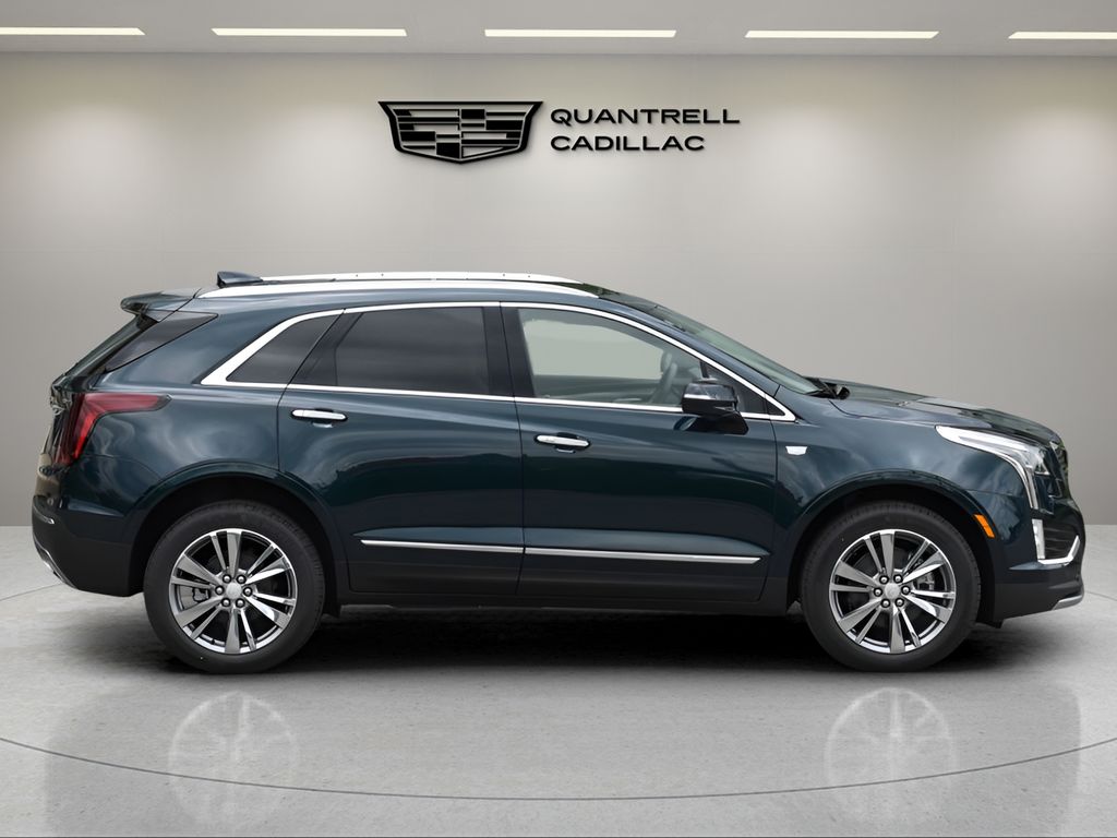 2025 Cadillac XT5 Premium Luxury photo 3