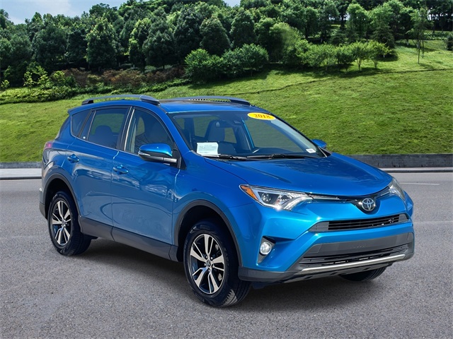2018 Toyota RAV4 XLE's photo