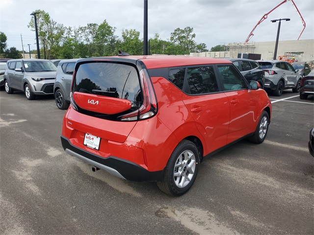 2025 Kia Soul S photo 3