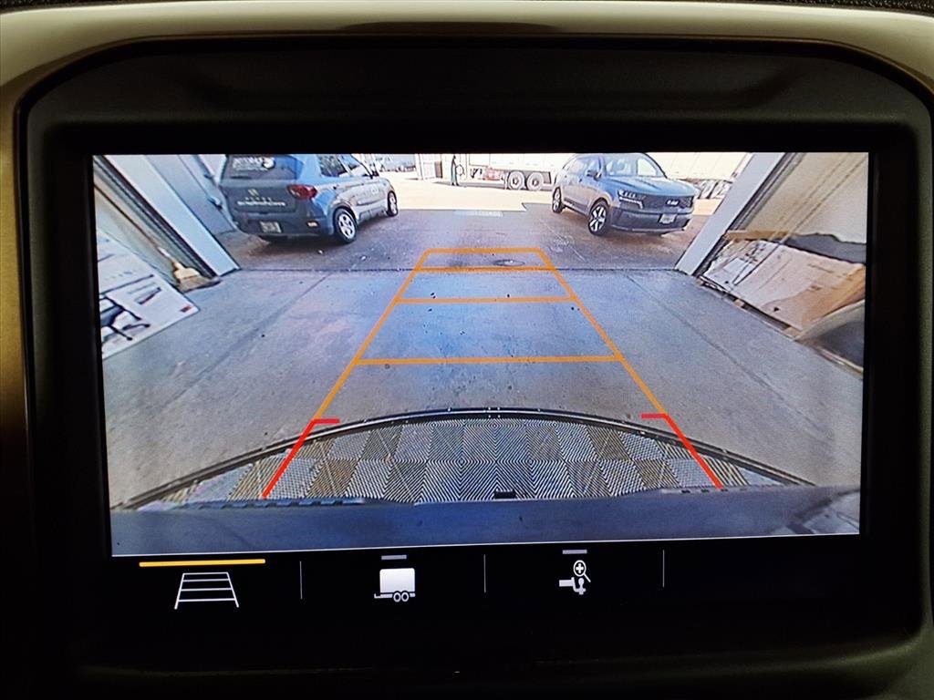 2019 Chevrolet Silverado 1500 High Country photo 3