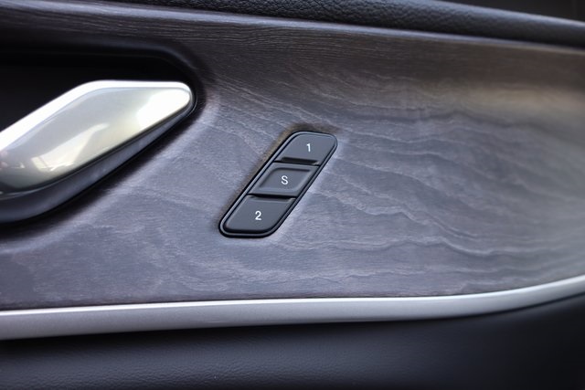 2025 Jeep Grand Cherokee Limited photo 9