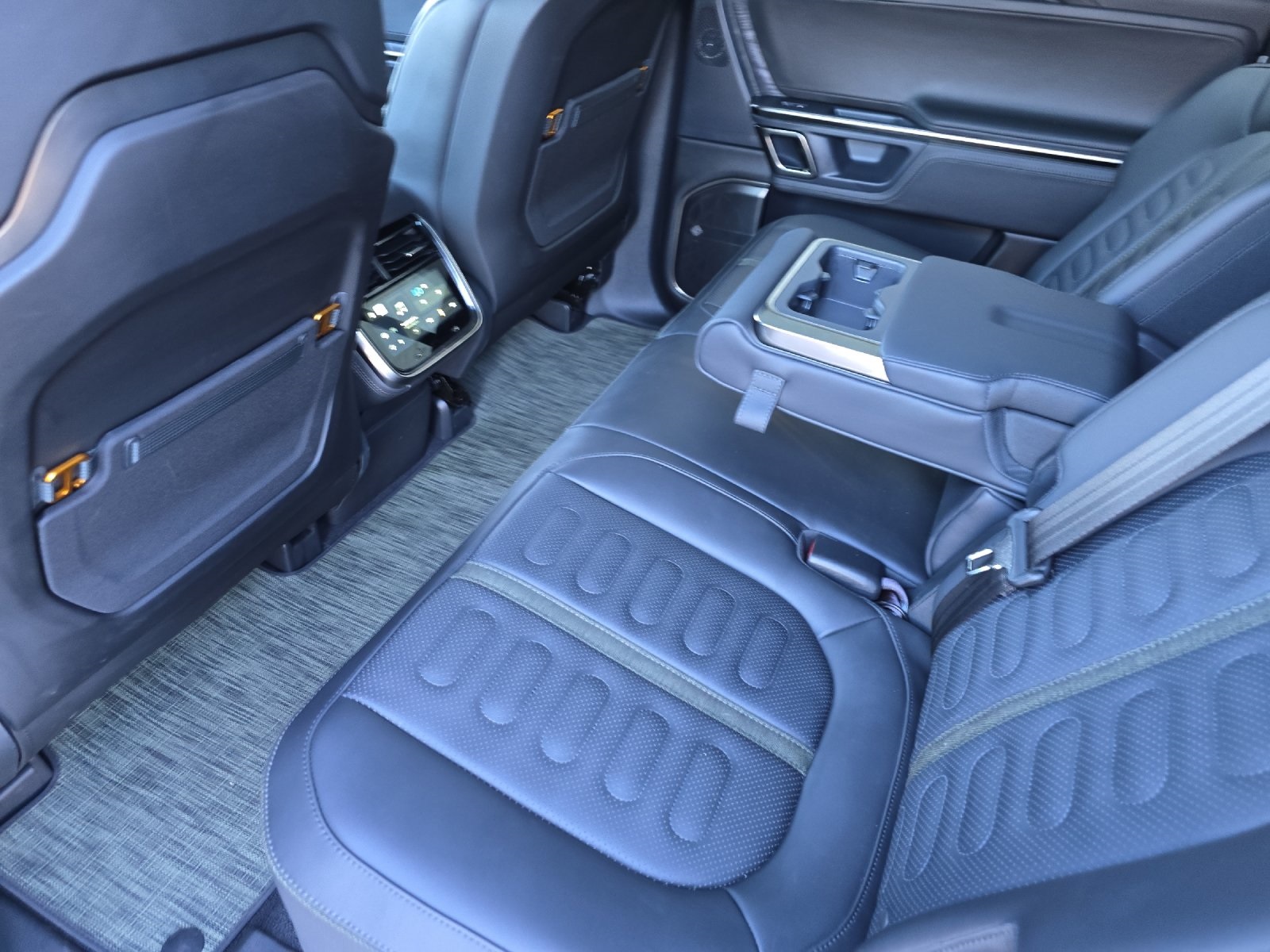 2023 Rivian R1S Adventure photo 10