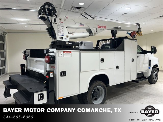 2023 Chevrolet Silverado 6500HD Work Truck photo 4