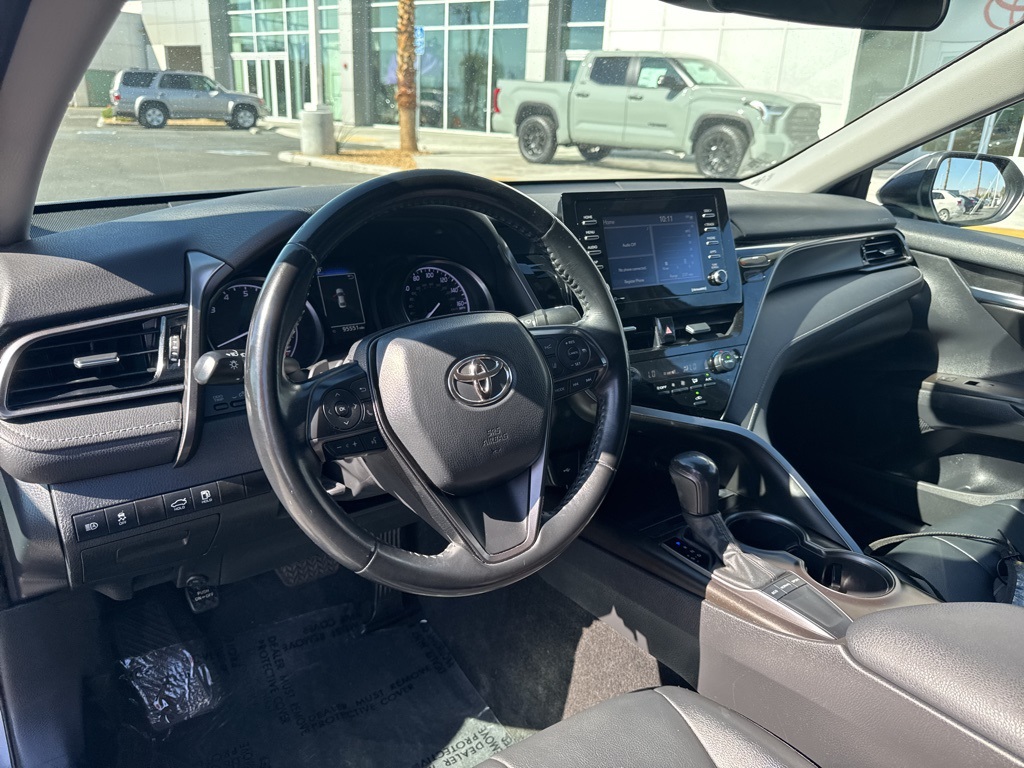 2022 Toyota Camry SE photo 13